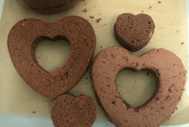 蛋糕胚怎么快速晾凉 77db9e73f9fb48d18bdff90ac56ac989.png