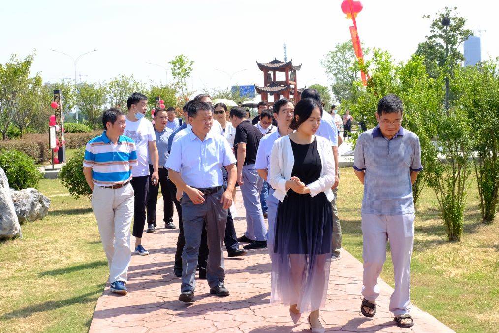 教育|立德树人丹心红——湖北襄阳首届襄派教育家思享会在栖溪小镇举办