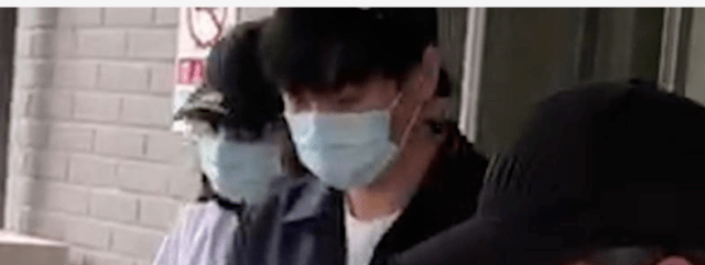 身材|唐艺昕产后首复工，身材恢复苗条，样子却变化太大让人认不出来