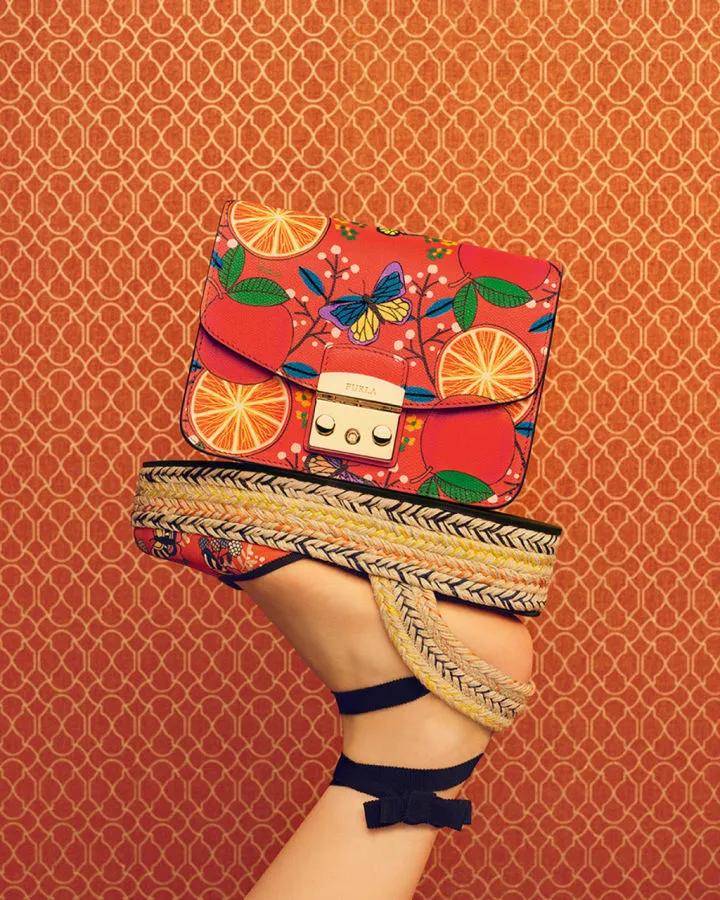 Coach|杨紫为代言Coach减重10斤?可品牌做公益也没法洗白辱华的事实...