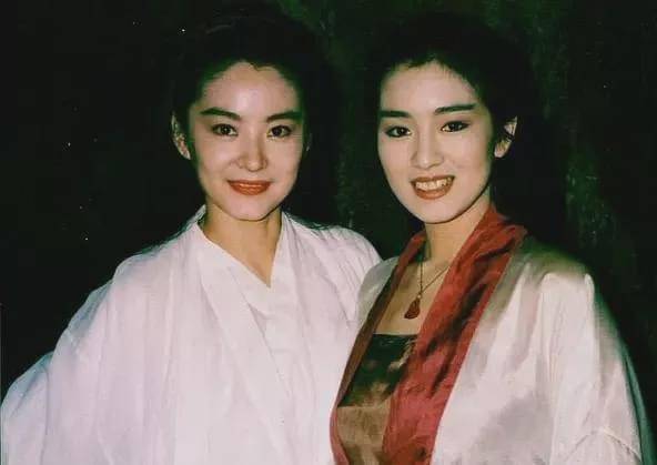 眼睛|2020年度爆红第一女星，脸上最成功的地方居然是双眼皮？