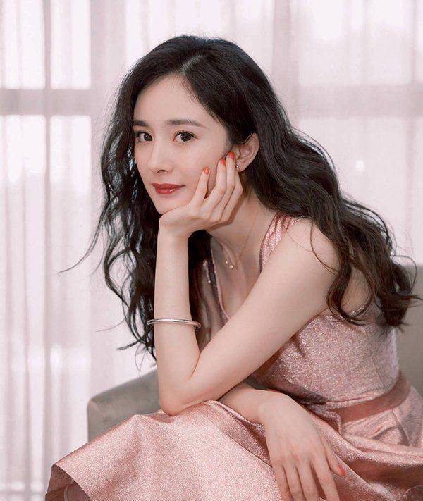 身材|杨幂的身材有多好？生图下的她暴露身材，网友：这才是正常人