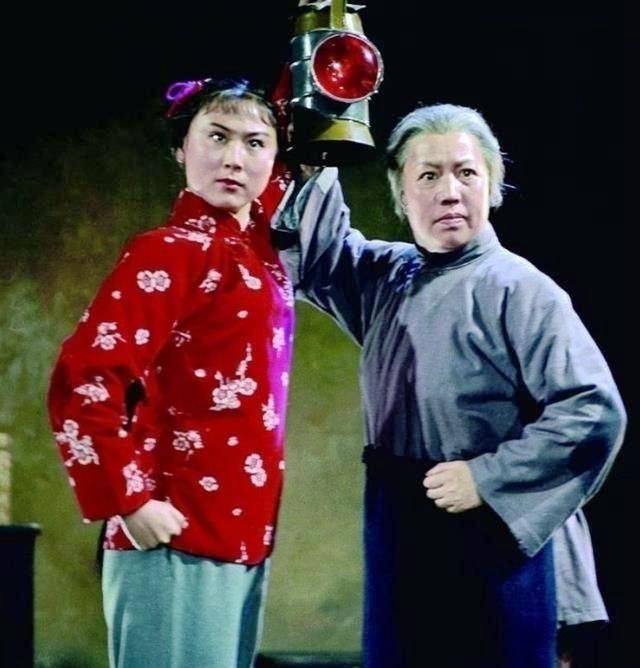 京剧《红灯记》她饰李奶奶《西游记》演高老太,92岁高寿离世