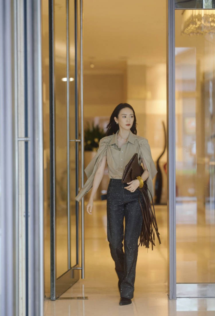 Bottega|“人间种草机”童瑶，手里的包包太飒了！