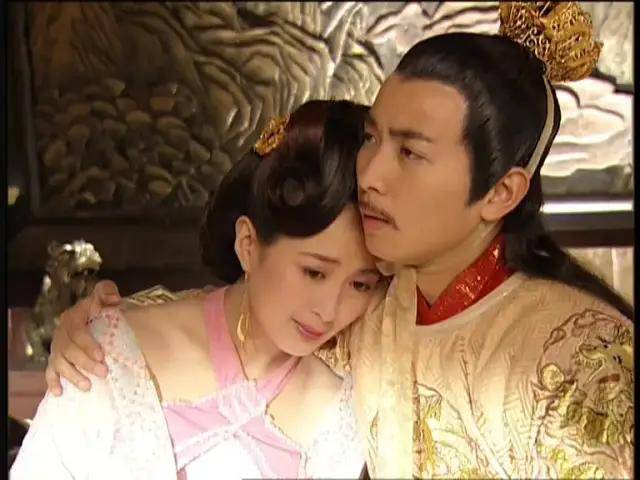 杨童舒|明明跟郭碧婷共用一张脸，她怎么就是恶毒女配的下场？