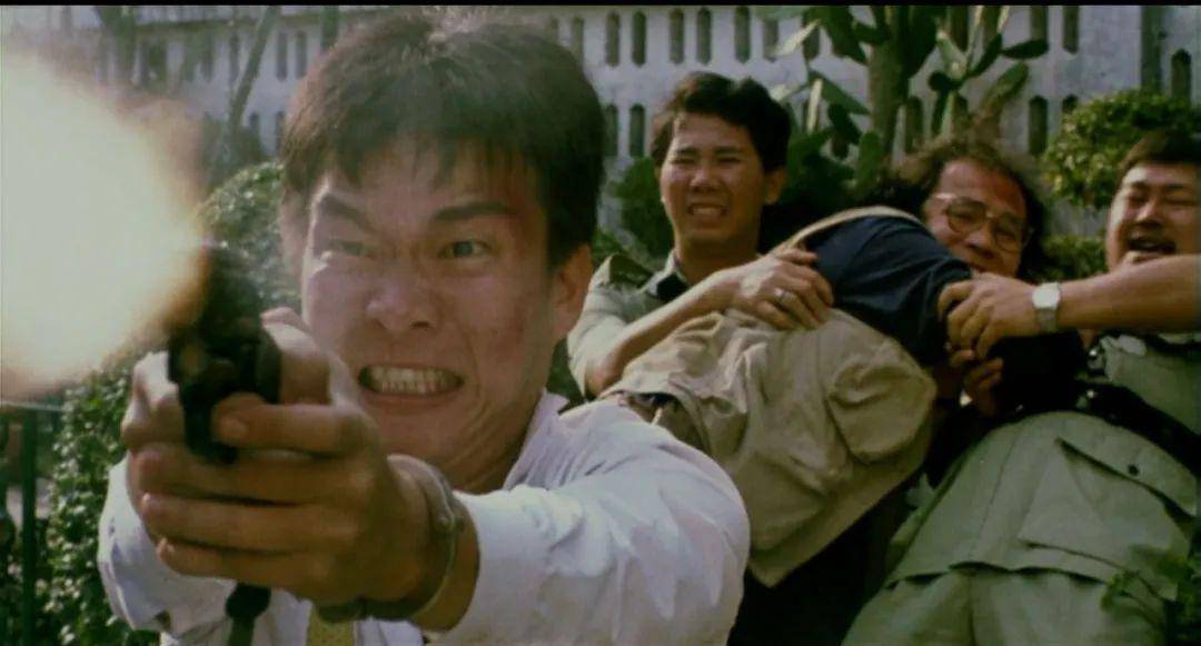 田伟强|原创为捧杨紫琼做明星,亿万富豪买下洪金宝公司,一部港片经典诞生了