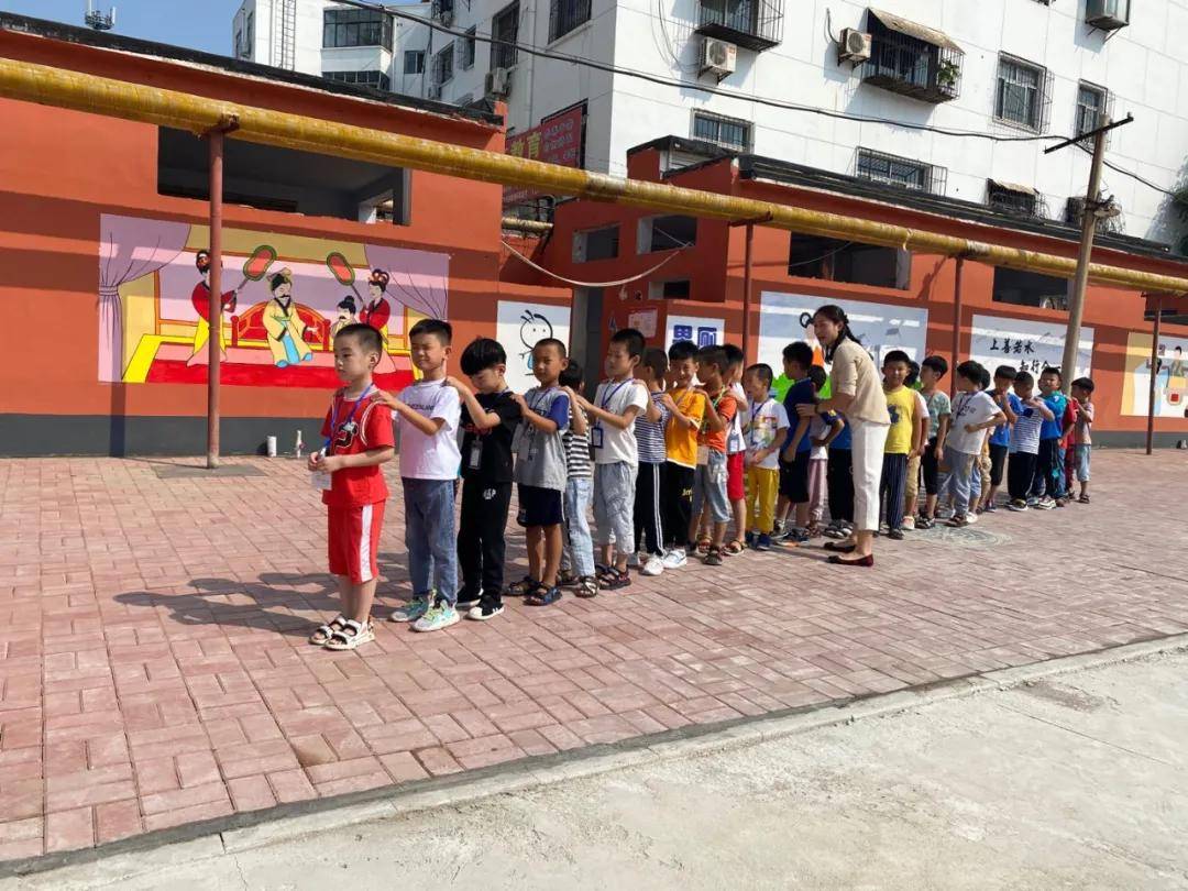 河北衡水市河西小学一年级新生入学