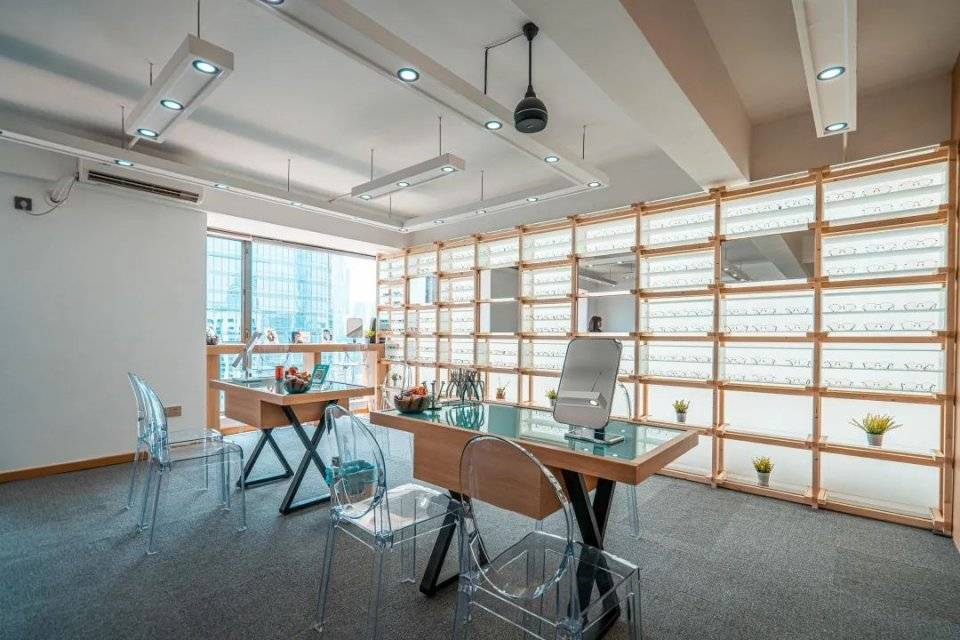 眼镜店|五星眼镜店，1000+副镜框任挑…