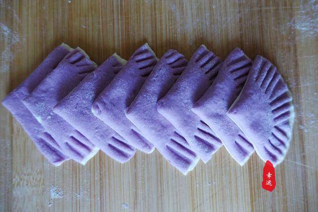 风车|蒸出来的花式馒头，像个风车又像是一朵花用一个紫薯