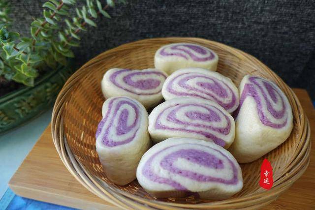 风车|蒸出来的花式馒头，像个风车又像是一朵花用一个紫薯