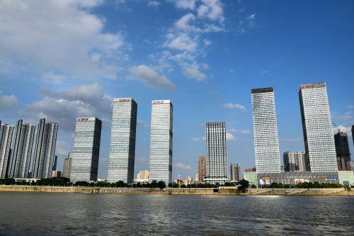 宜昌襄阳2020gdp_观察 洛阳领跑,襄阳 竞速 谁是中部非省会第一城(2)
