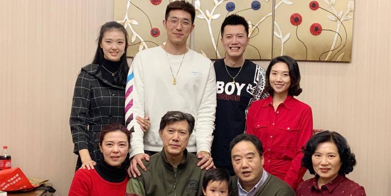 原创女排张常宁与男友吴冠希撒狗粮陪同续约已证实领证结婚
