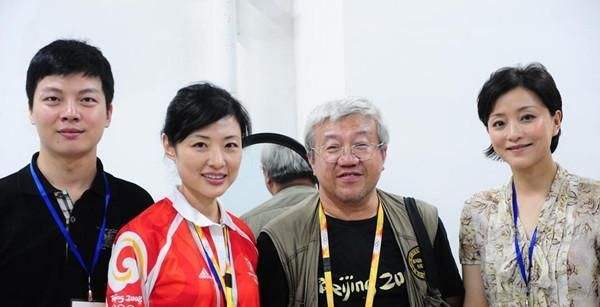 52岁的周涛和杨澜，都是著名主持人，不一样的年