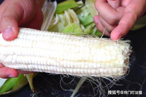 玉米怎么剥比较容易 6a2f5b17577b4d4a8b19de0995284a05.jpeg