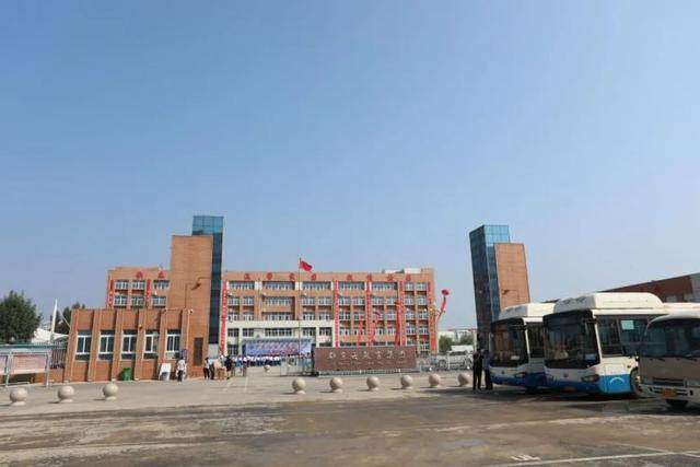 阳信县新东云教育集团揭牌