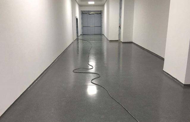 自流平|如今越来越多人装修时,都不贴地砖,改做整屋水泥,知道为何吗?