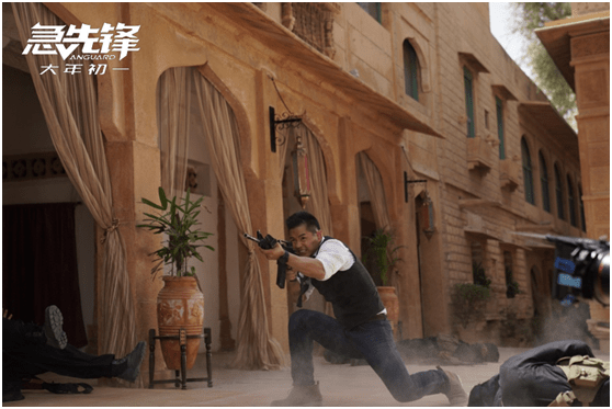 假拳|原创现代李小龙叫板杨建平：据说武僧一龙打假拳，我相信你也是