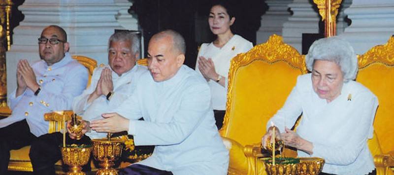 70多岁的柬埔寨王子连眉毛都白了是不是娶了七位妻子导致的