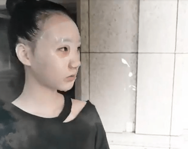 亲妈|小S大女儿许曦文晒照，14岁超模脸无辜卖萌，颜值比亲妈还高