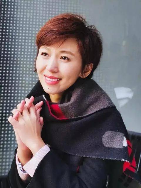 新闻|原创《新闻联播》改版的第55天,欧阳夏丹“消失”了,潘涛来了