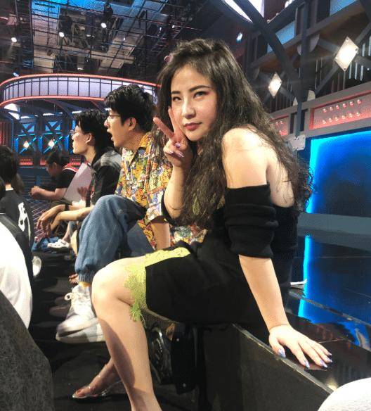 张雨绮参加的脱口秀节目叫什么 4e4da96176664ba1aced12dd38a88c2d.jpeg