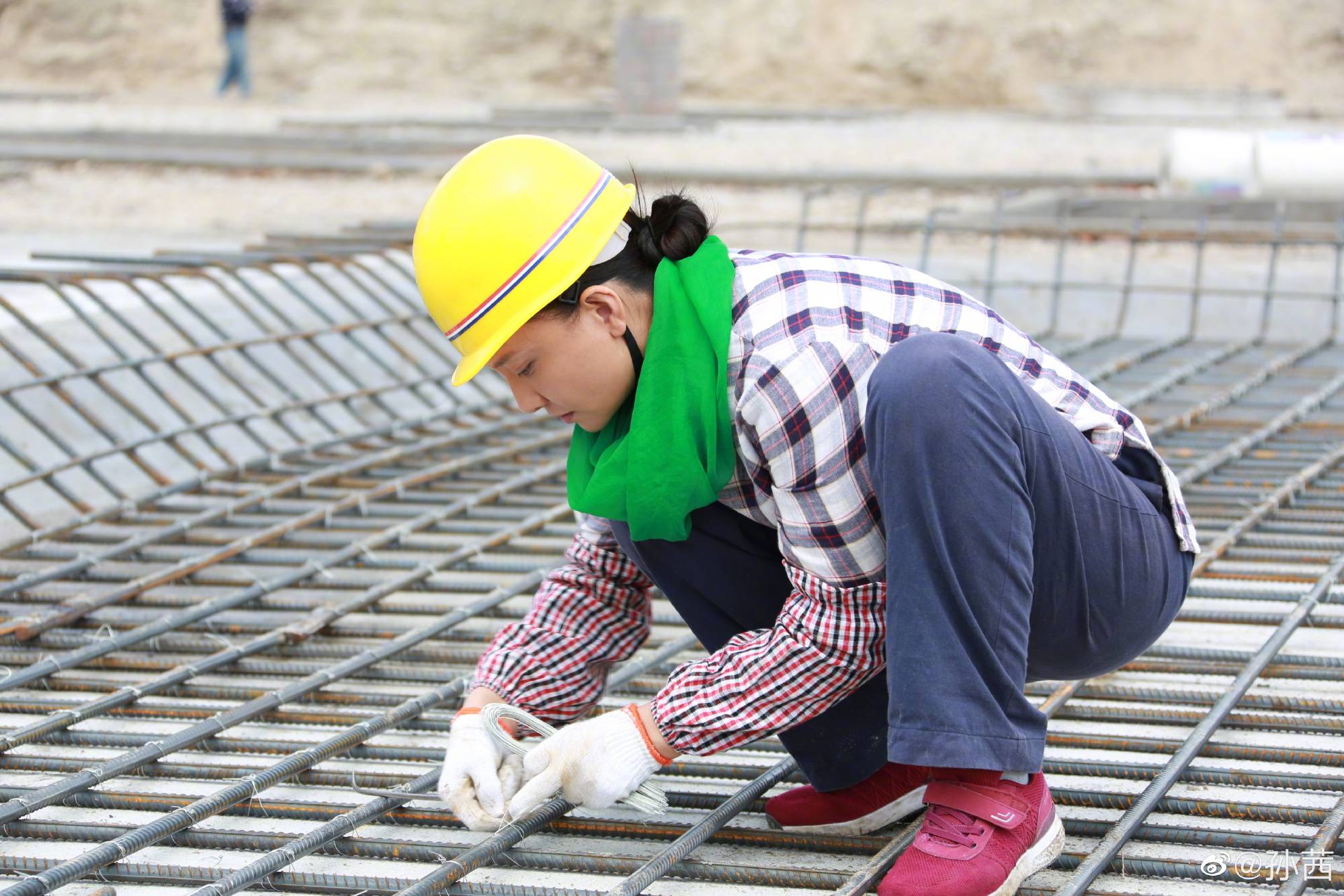 蒙古族|军人出身长相洋气的孙茜,演蒙古族农村妇女怎么看还是缺少精气神