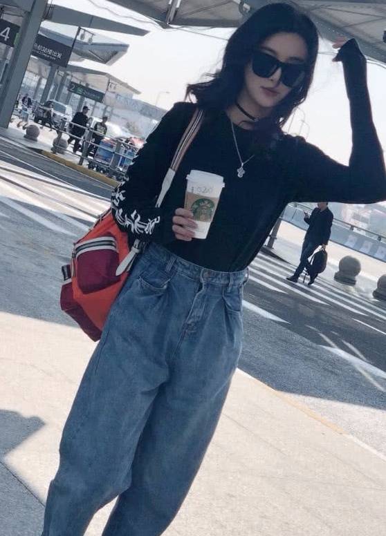 甘露|别再买七百多的匡威了，街头火了一款一百多的小白鞋，便宜又时尚