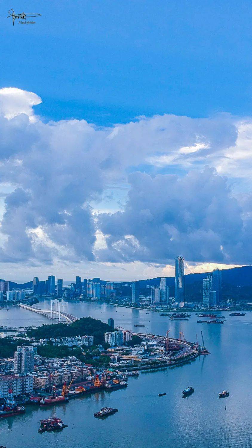 清晨雨后,航拍宁静祥和的珠澳海湾,风景宜人_珠海