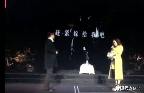 直播间|原创婚礼伴郎成现任？张靓颖唱歌一度哽咽，直播间被骂小三霸气回怼