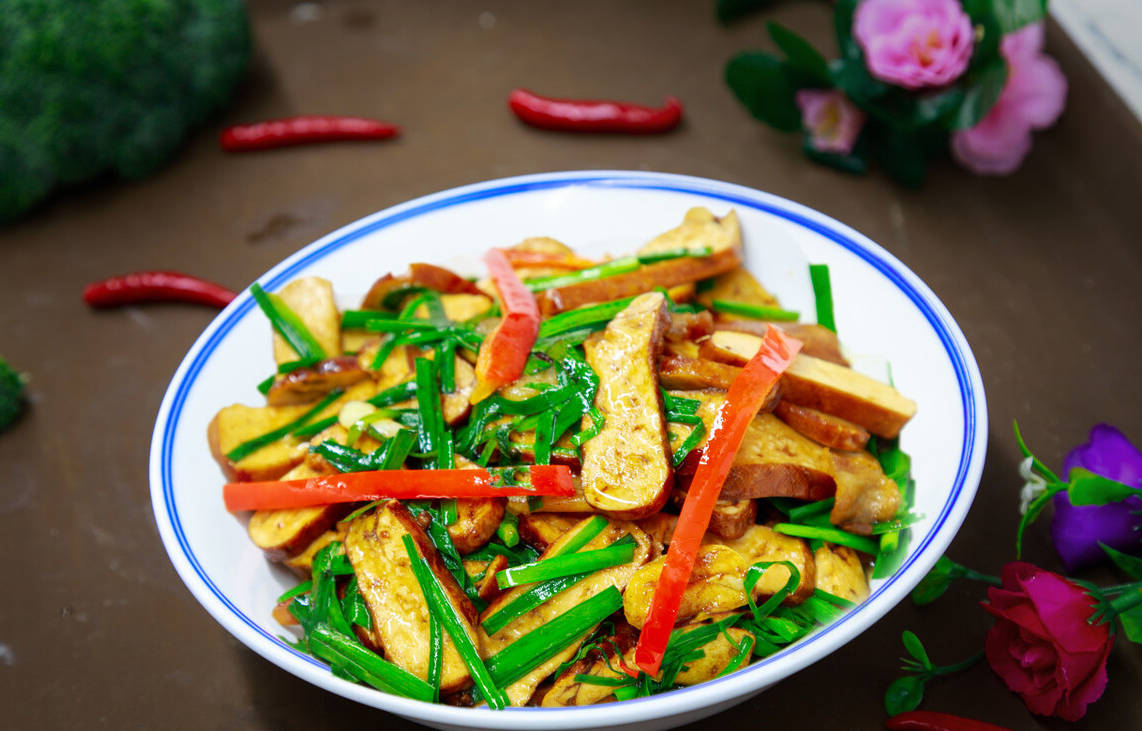 辣椒香干小炒肉,鲜辣软嫩又可口,超下饭的家常菜,做法