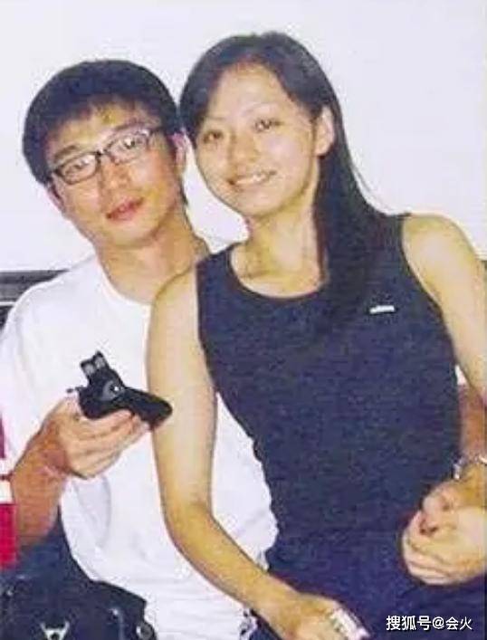 直播间|原创婚礼伴郎成现任？张靓颖唱歌一度哽咽，直播间被骂小三霸气回怼