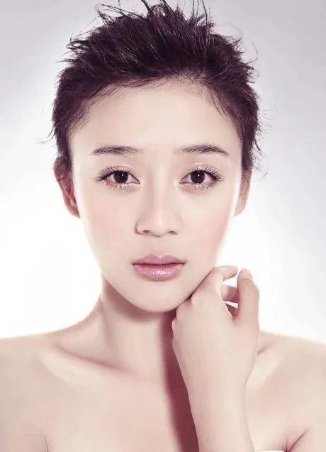 人中|向佐这个强大的长相洼地，真让人担心郭碧婷孩子的颜值