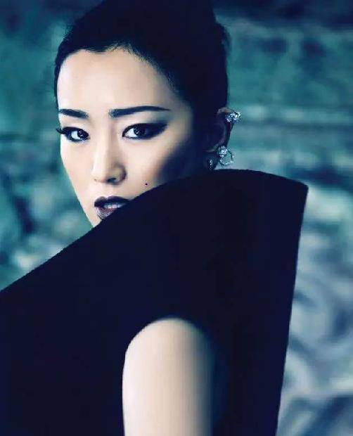 个人|120斤网红身材堪比卡戴珊，却被嘲腿粗，停止身材批判有多难