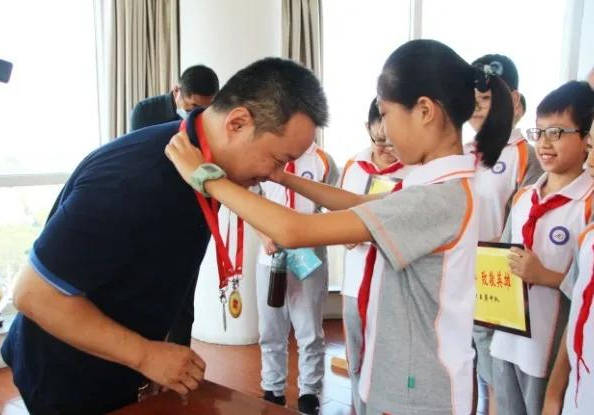 消息资讯|济南市营市东街小学“王勇中队”来麦德森参观学习