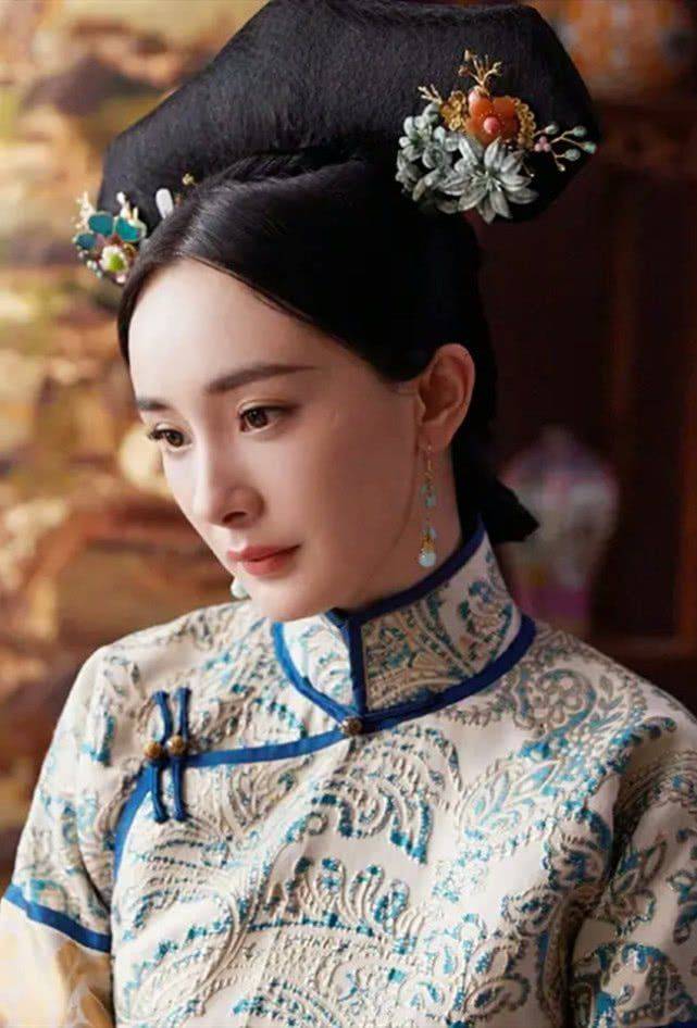 杨颖|杨颖首次挑战清宫装,但撞上杨幂后,一个似皇妃,一个却像丫鬟