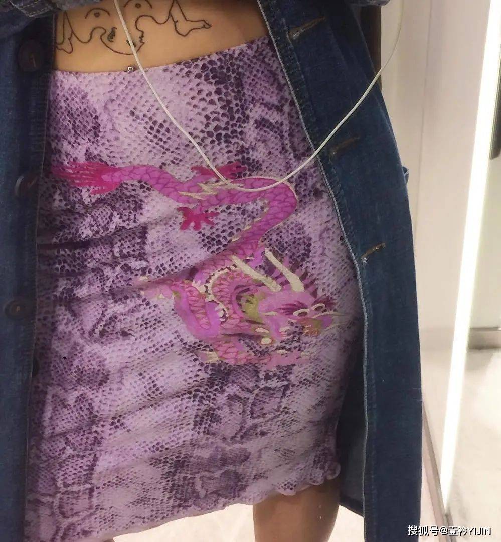 越南|被巴黎世家抄袭？把衣服种上鲜花、冻进冰块里？越南时装的高光时刻