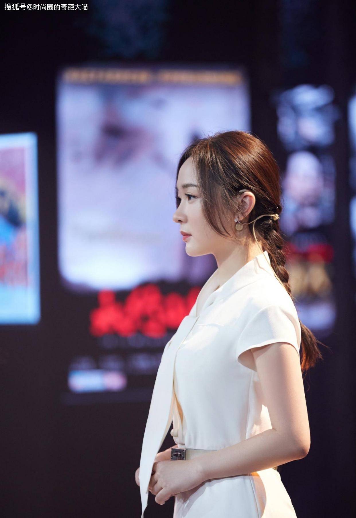 杨幂|霍思燕身材又变形!矮肿胖跟大妈似的,和同台的辣妈杨幂差太多