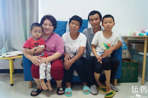 卢瑞龙|3岁萌娃遭“白血病之王”缠身 为防感染一家四口集体剃光头