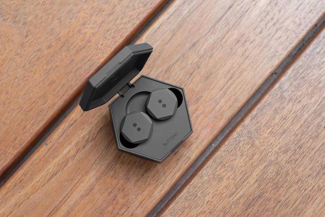 AirPods|「老罗推荐」时尚与科技完美结合，降噪完胜索尼WF-1000XM3