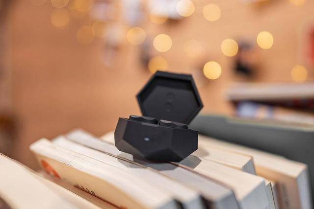 AirPods|「老罗推荐」时尚与科技完美结合，降噪完胜索尼WF-1000XM3