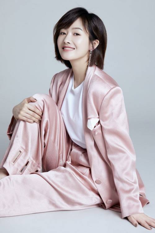 黄玥|演员黄玥程新剧《亲爱的自己》华丽转身时尚职场女白领