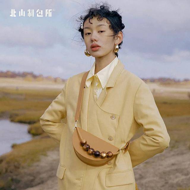 包包|初入职场的新人，如何选择包包？