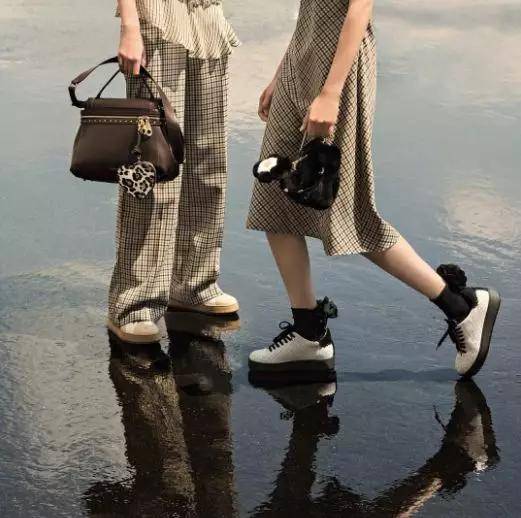 摆设|发现了这款包后，其它的都成了摆设！