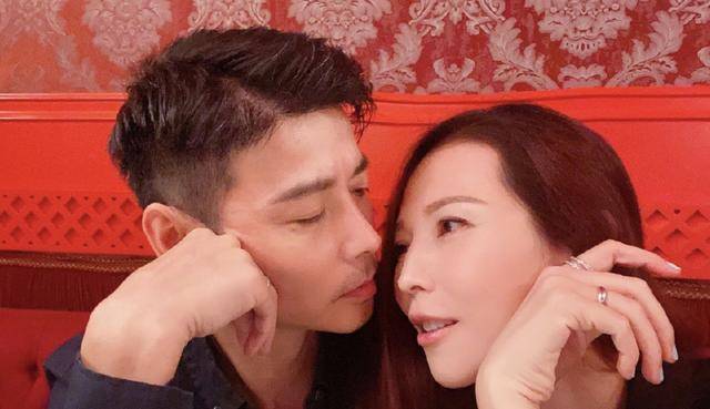 儿女|原创蔡少芬47岁生日，撇下儿女过二人世界，与张晋贴脸秀对戒甜蜜放闪