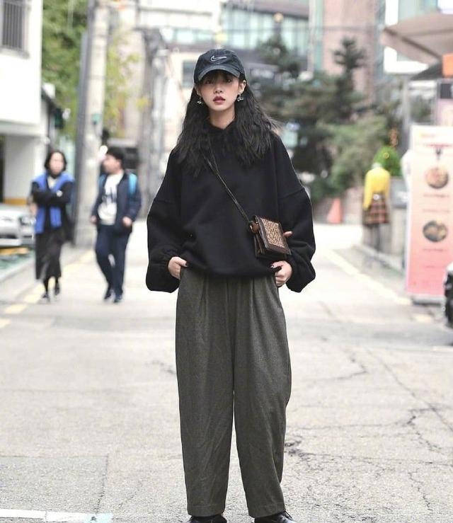 原创又被韩国女生惊艳啦早秋上演街拍穿搭照着穿让你时髦洋气