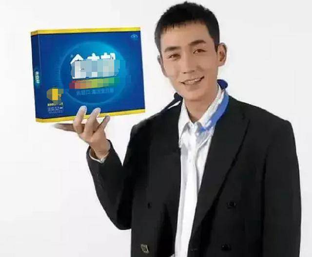 吴亦凡|众男星集体为奢侈品宣传，吴亦凡潮男范十足，朱一龙却被嘲像奶奶