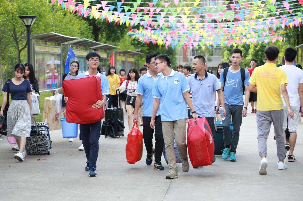 大学|大一新生进入学校后要注意的五件事事情