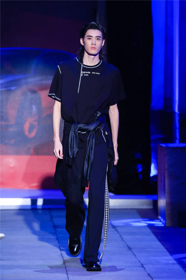 时尚|湛湛长江去 时尚骤雨来