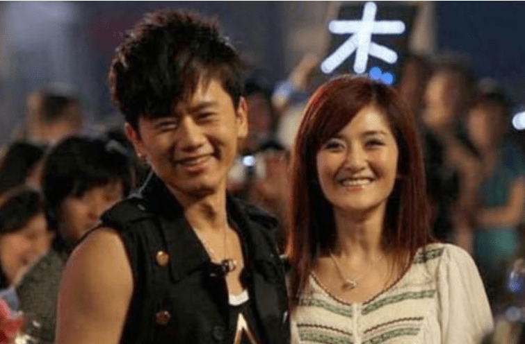 张杰公开表示有“三个女儿”,谢娜被宠成孩子的幸福模样被人羡慕