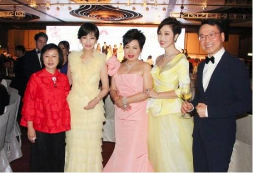 港姐齐聚，赵雅芝优雅陈法蓉惊艳，郭晶晶61岁婆